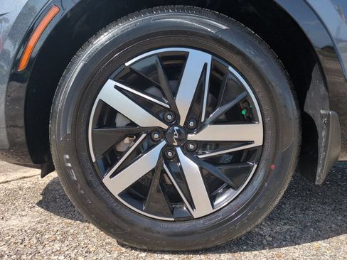 Used 2022 Kia Sorento S FWD image 12