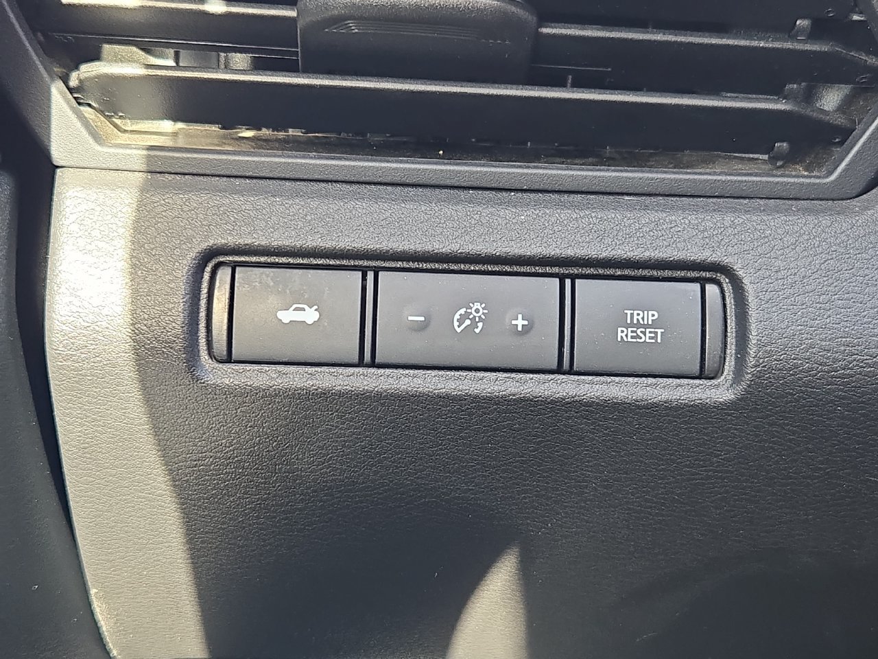 Certified 2025 Nissan Altima 2.5 SV FWD image 26