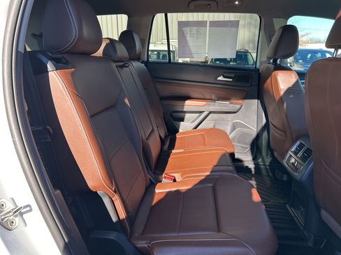 Used 2021 Volkswagen Atlas SE w/ Panoramic Sunroof Package image 37