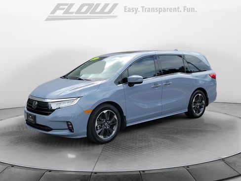 Used 2024 Honda Odyssey Elite image 3