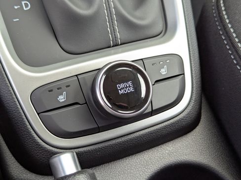 New 2026 Hyundai Venue SEL FWD image 28