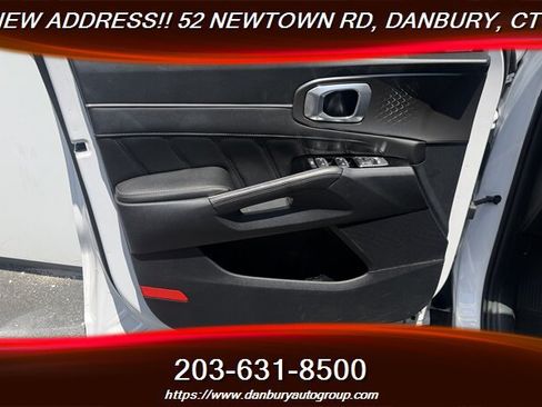 Used 2022 Kia Sorento SX AWD/4WD image 11