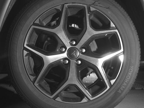 Used 2025 Jeep Compass Limited image 14