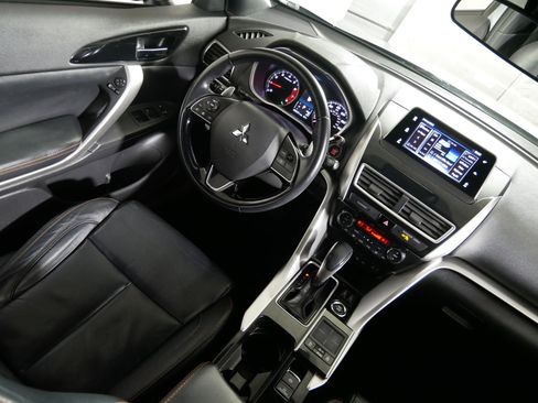 Used 2020 Mitsubishi Eclipse Cross SEL image 9