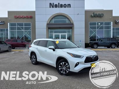 Used 2022 Toyota Highlander XLE