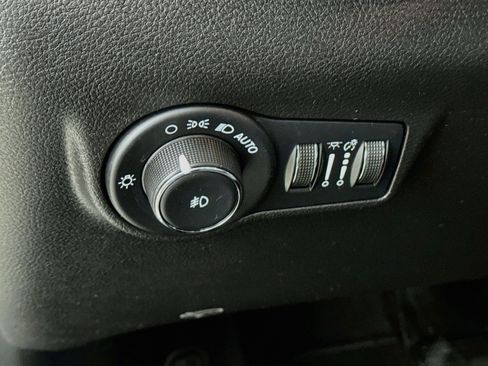Used 2023 Jeep Compass Limited w/ Elite Group AWD/4WD image 13