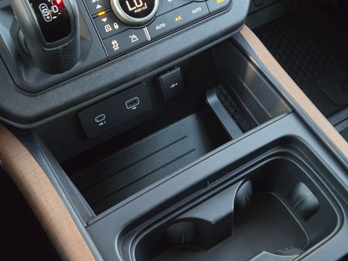 Used 2024 Land Rover Defender 110 X image 21