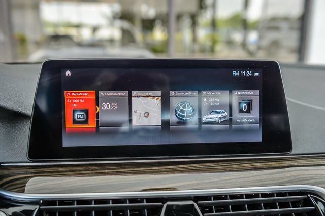 Used 2019 BMW 530i w/ Convenience Package RWD image 20
