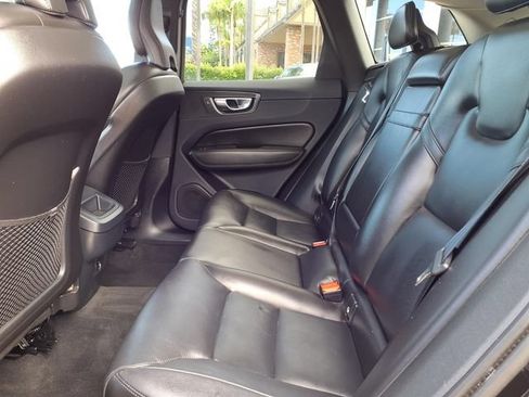 Used 2019 Volvo XC60 T6 Momentum w/ Protection Package Premier AWD/4WD image 22