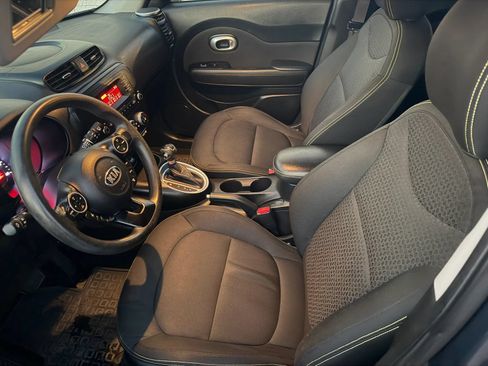 Used 2014 Kia Soul + FWD image 10