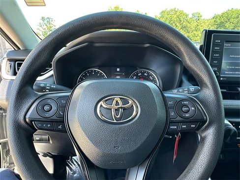 Certified 2022 Toyota RAV4 LE image 19