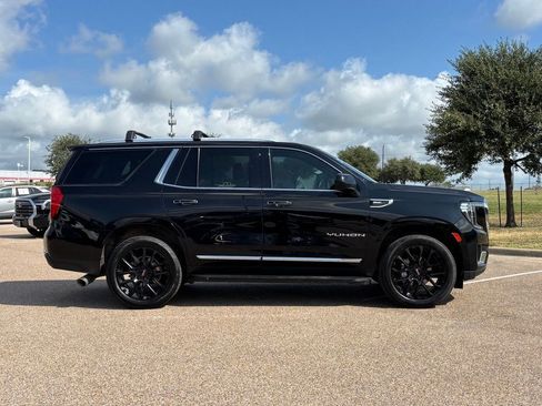 Used 2023 GMC Yukon SLT AWD/4WD image 9