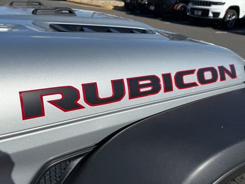 Certified 2024 Jeep Wrangler Unlimited Rubicon w/ Technology Group image 14