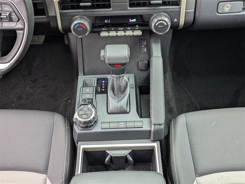 Used 2025 Toyota Tacoma TRD Off-Road image 19