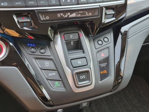 Used 2025 Honda Odyssey Elite image 17