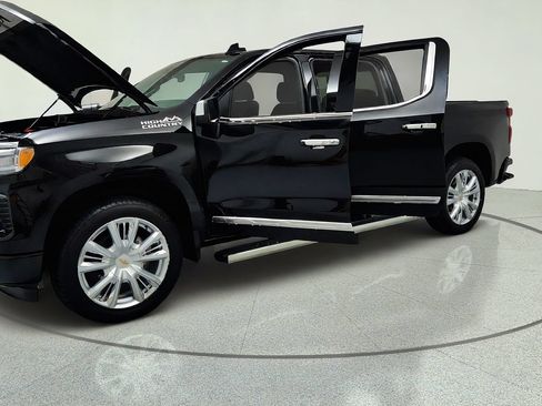 Certified 2023 Chevrolet Silverado 1500 High Country w/ High Country Premium Package AWD/4WD image 9
