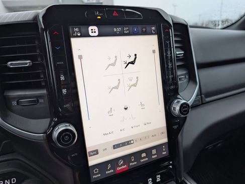 New 2026 RAM 1500 4x4 Crew Cab image 26