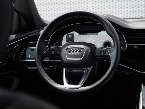Certified 2025 Audi Q8 Prestige w/ Prestige Package AWD/4WD image 9