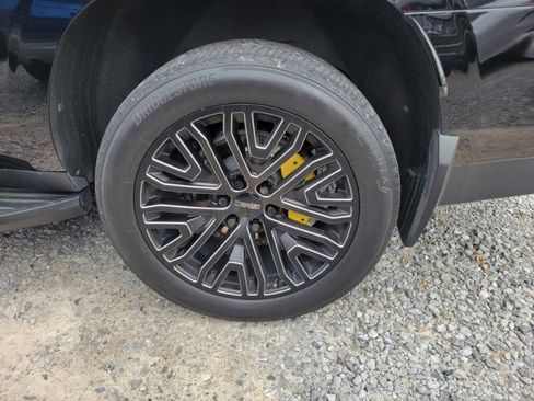 Used 2021 GMC Yukon XL Denali image 7