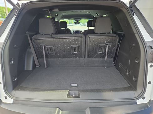 Used 2023 Chevrolet Traverse LT w/ LPO, Floor Liner Package AWD/4WD image 21