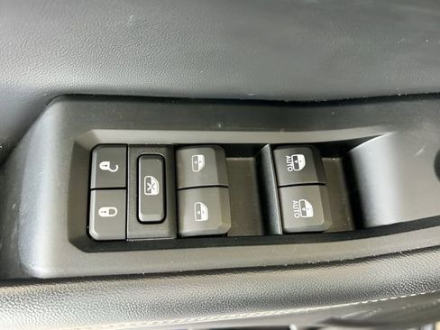 Used 2024 Jeep Grand Cherokee Limited image 18