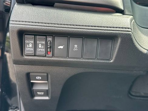 Used 2025 Honda Odyssey Sport-L image 11