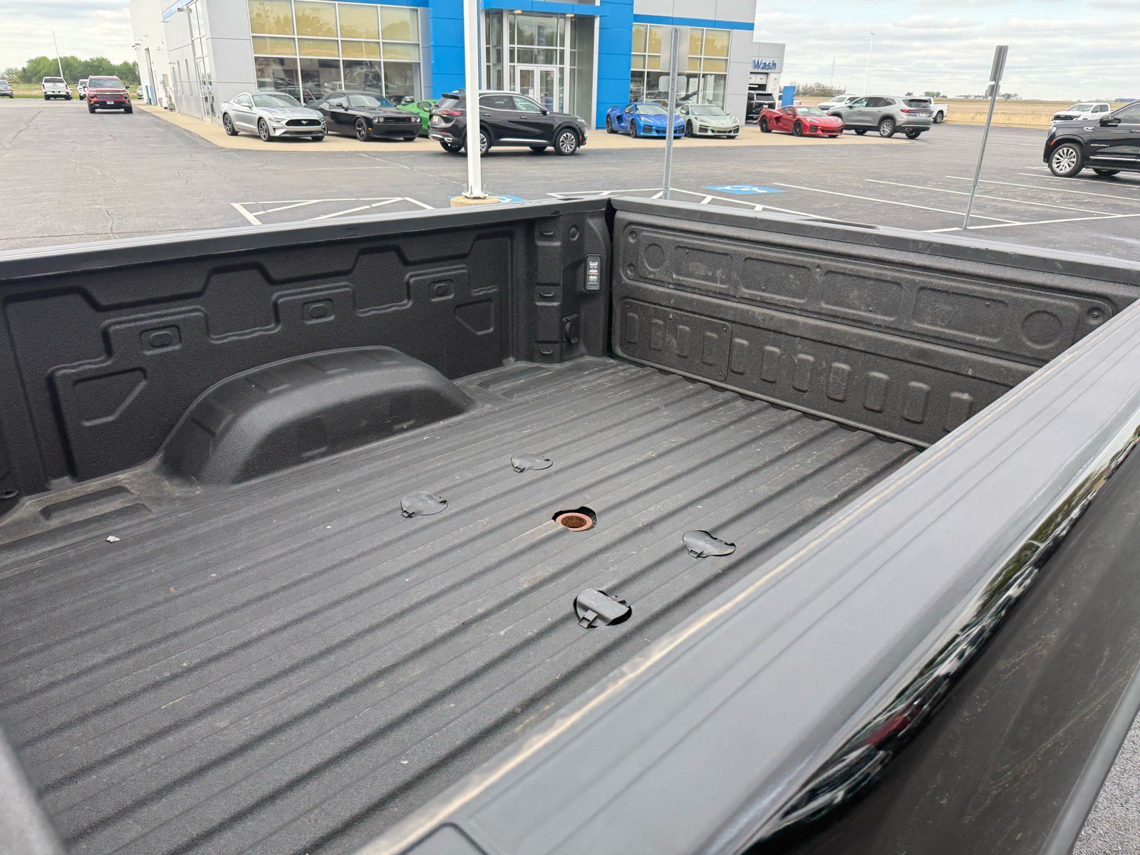 Used 2024 Chevrolet Silverado 2500 High Country w/ High Country Premium Package AWD/4WD image 15