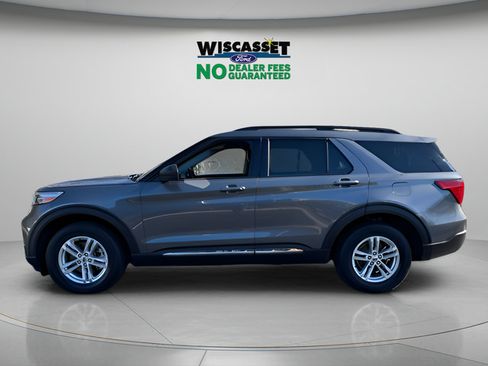 Certified 2022 Ford Explorer XLT w/ Equipment Group 202A AWD/4WD image 2