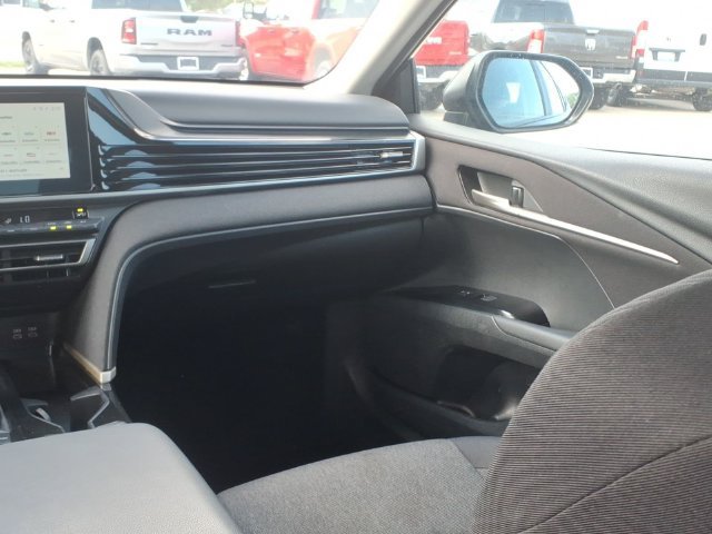 Used 2025 Toyota Camry LE FWD image 13