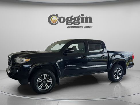 Used 2019 Toyota Tacoma TRD Sport w/ Technology Package AWD/4WD image 1