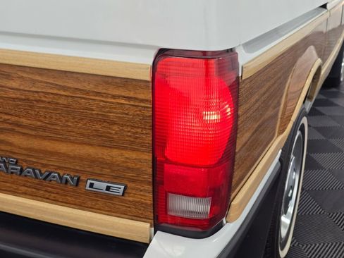 Used 1990 Dodge Grand Caravan LE image 52