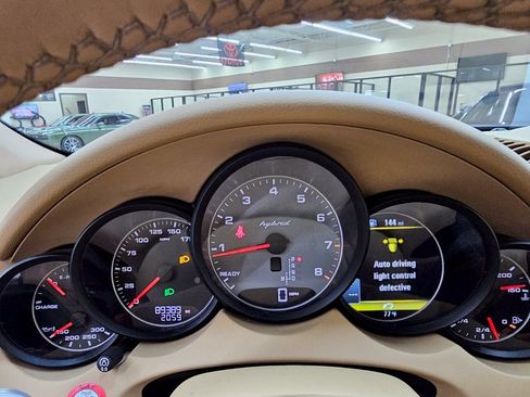 Used 2014 Porsche Cayenne S w/ Comfort Plus Package AWD/4WD image 31