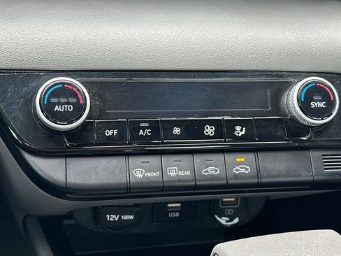 Used 2021 Hyundai Elantra SEL FWD image 18