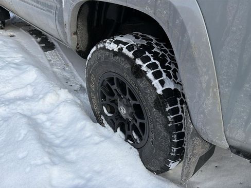 Used 2021 Toyota Tacoma SR5 image 10