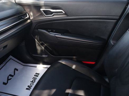 Used 2024 Kia Sportage EX image 15