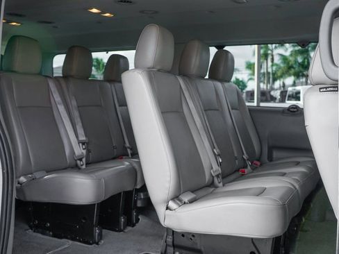 Used 2021 Nissan NV 3500 SL image 36