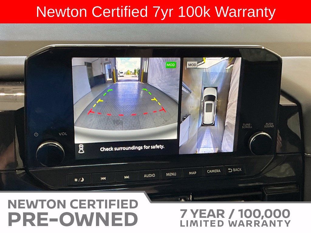 Used 2024 Nissan Pathfinder SL AWD/4WD image 12