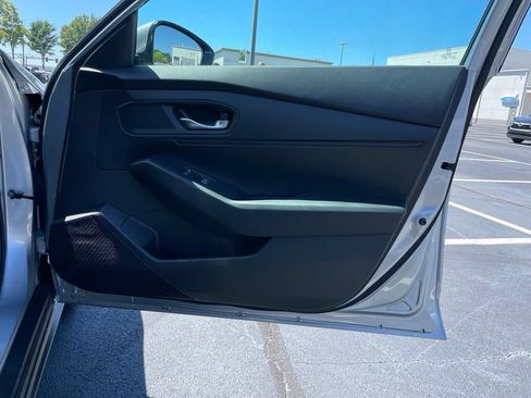 Used 2025 Honda Accord LX image 29