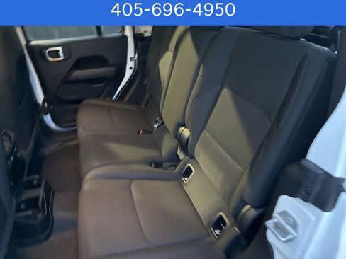 Used 2020 Jeep Gladiator Overland AWD/4WD image 15