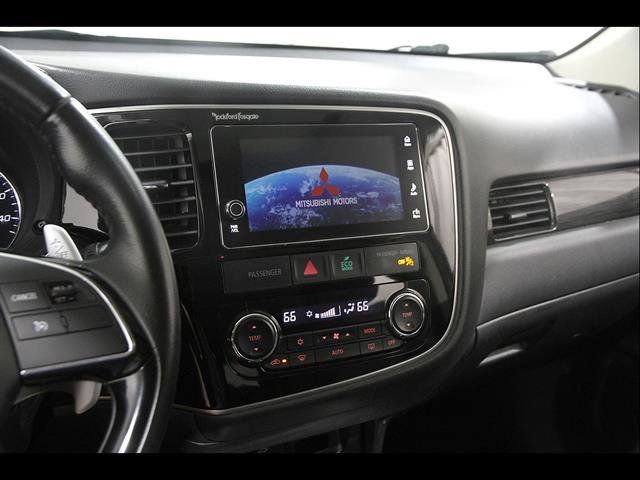 Used 2017 Mitsubishi Outlander GT AWD/4WD image 9