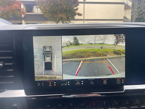 Used 2024 Chevrolet Silverado 1500 ZR2 w/ Technology Package image 28