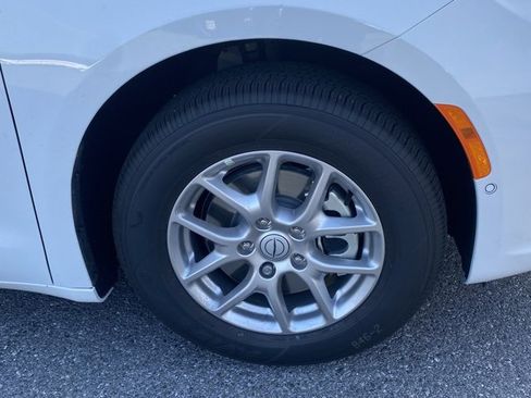 New 2026 Chrysler Pacifica Select image 11