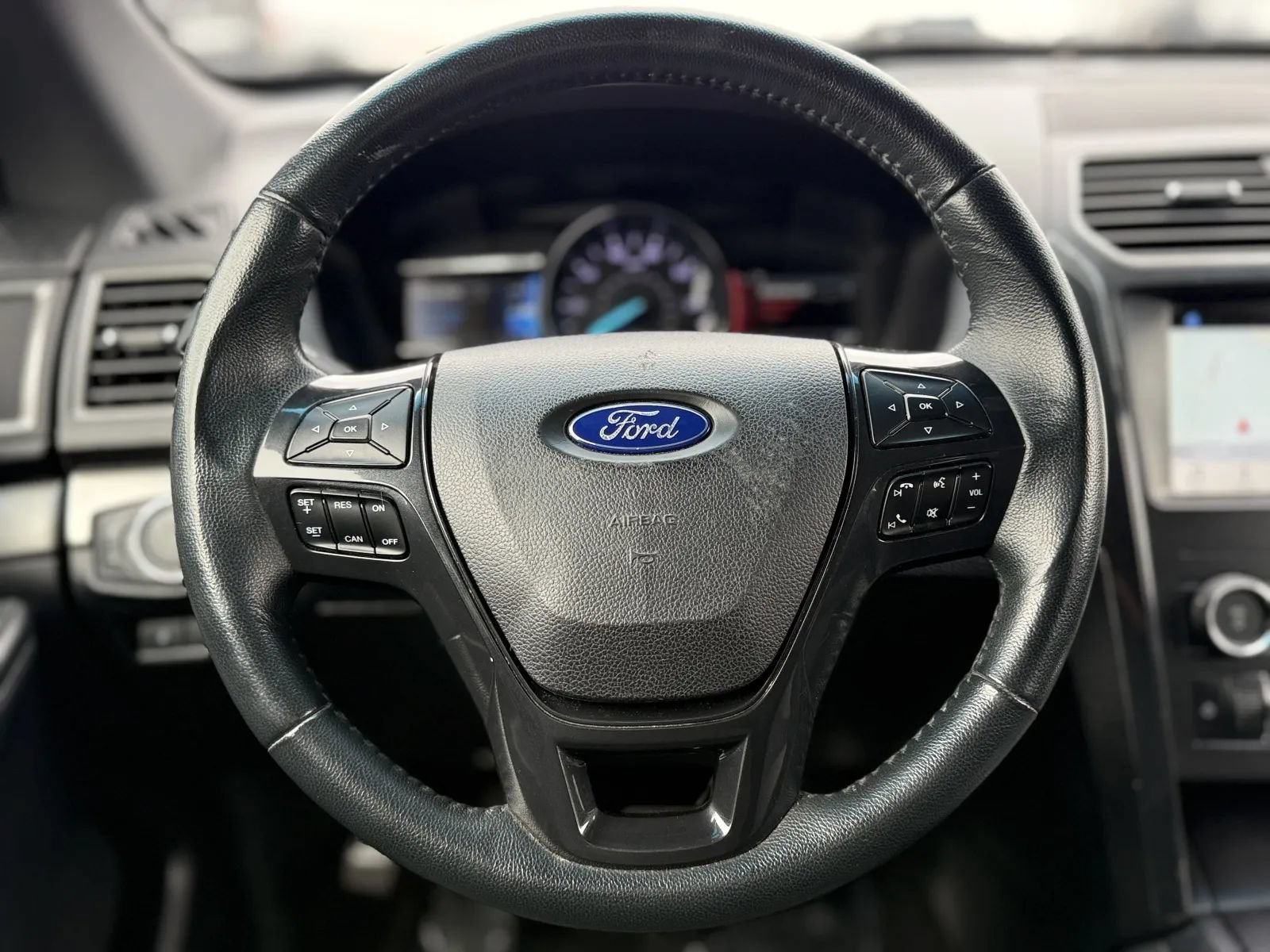 Used 2019 Ford Explorer XLT w/ Equipment Group 201A FWD image 22