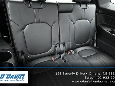 Used 2025 Honda Pilot TrailSport image 43