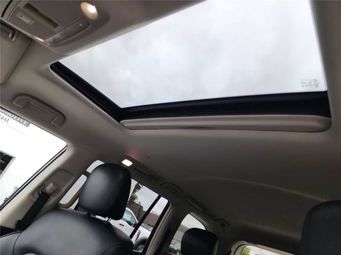 Used 2019 Nissan Armada SL w/ Premium Package image 19