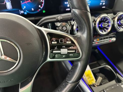 Used 2023 Mercedes-Benz GLA 250 4MATIC w/ Premium Package image 16