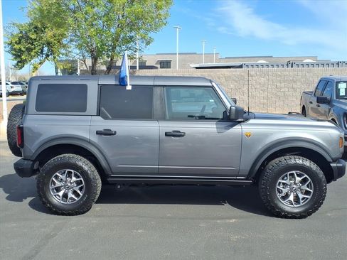 Certified 2025 Ford Bronco Badlands image 3