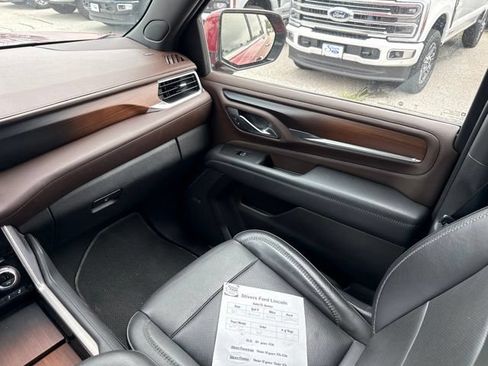 Used 2022 GMC Yukon XL Denali w/ Max Trailering Package AWD/4WD image 19