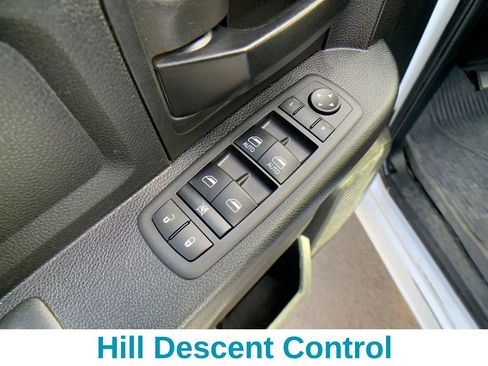 Used 2020 RAM 2500 Tradesman w/ Chrome Appearance Group image 12