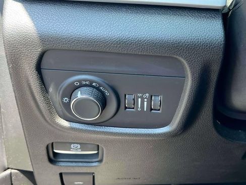 Used 2023 Jeep Grand Cherokee L Laredo AWD/4WD image 23